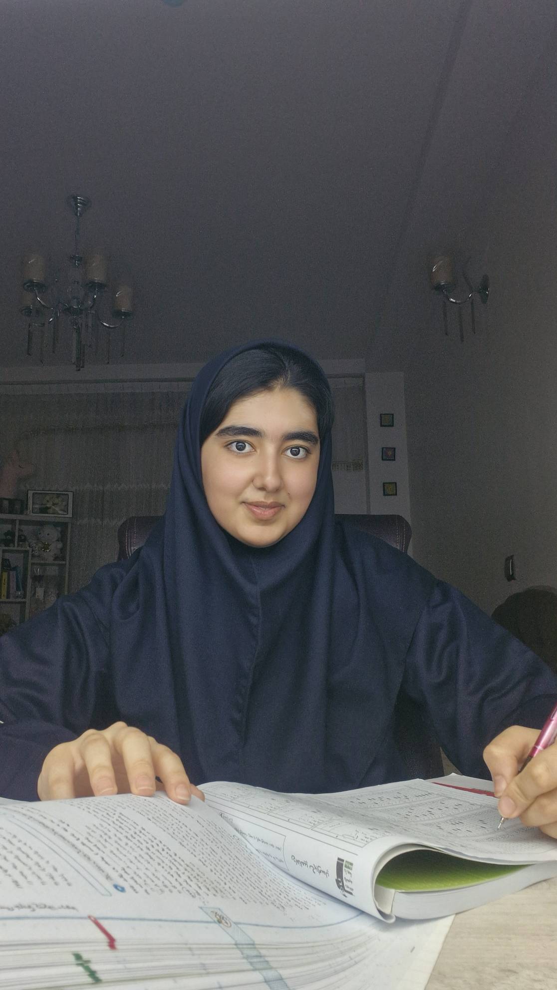 گفت و گو با اسرا برومند رتبه 591منطقه2 کنکور سراسری در رشته تجربی