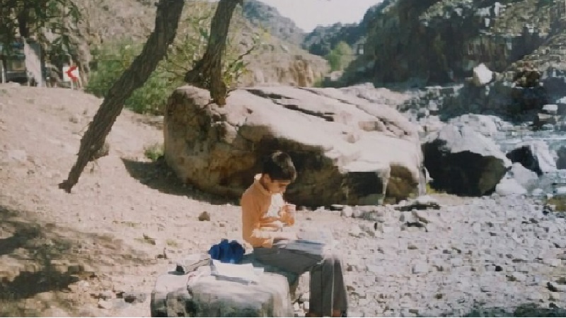 درس خواند علی زارع در دل طبیعت