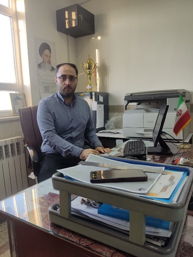 گفتگوباامیرحسین احمدمسلک،پشتیبان برترقهرمان پیشرفت درسی.ازمیاندآب