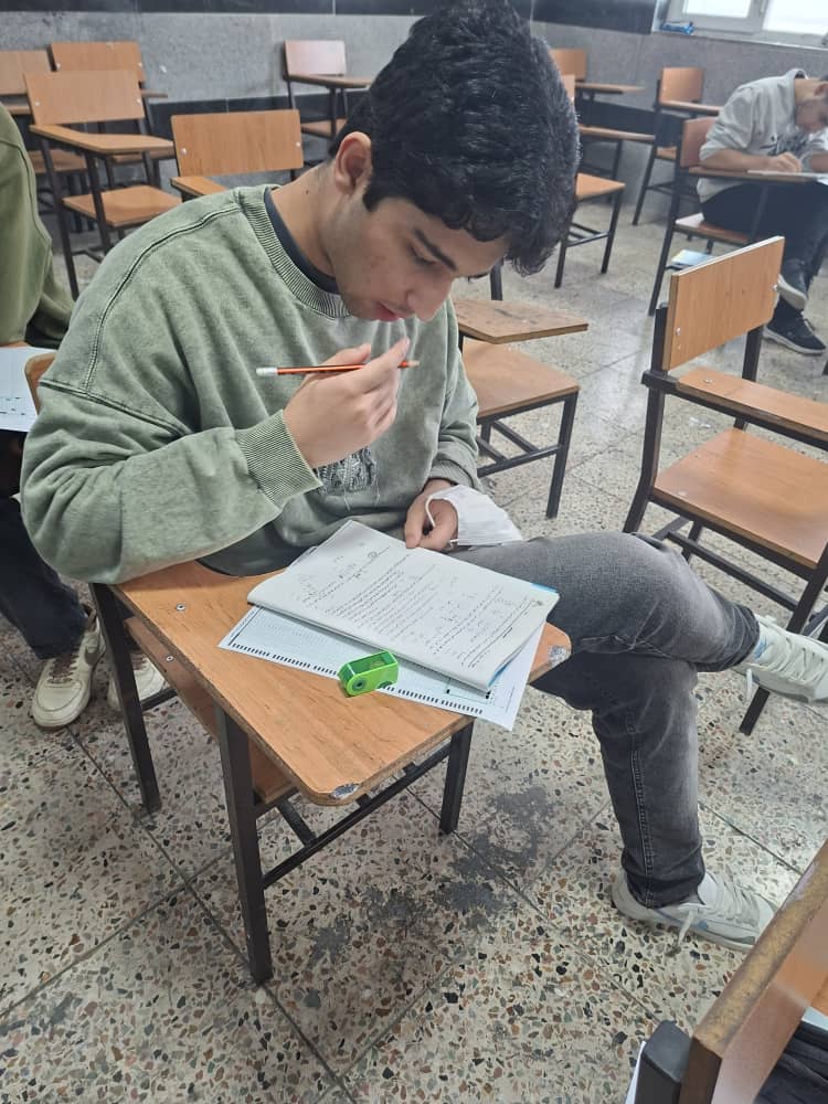 محمد افروزه از دلایل موفقیت خود در آزمون‌ها چه می‌گوید(از شهر جم)