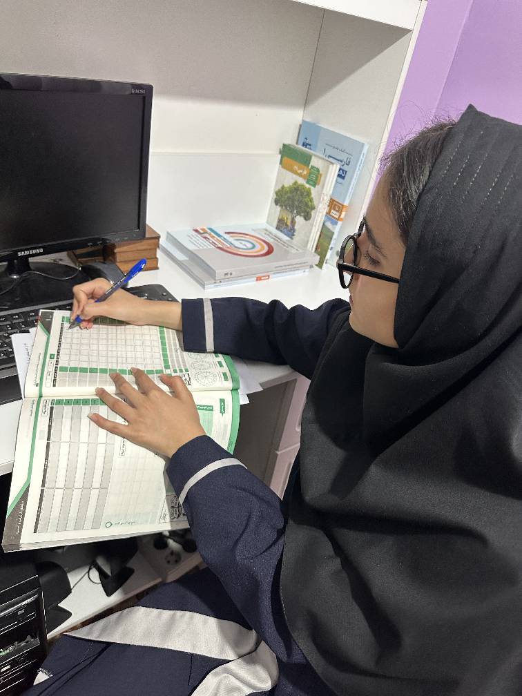 دفتربرنامه ریزی کلید موفقیت قهرمان نیم سال اول یکتا رجبی از جم