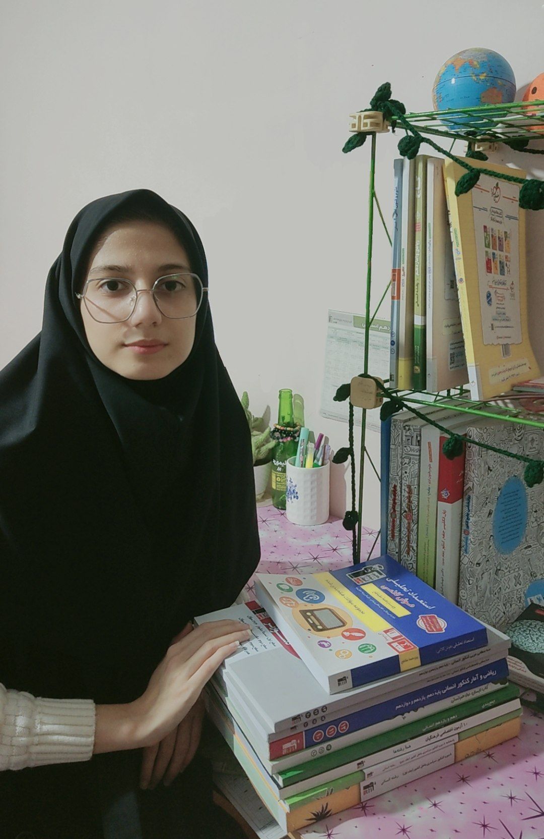 گفت و گو با محدثه اژدری پذیرفته شده فرهنگیان از شهر مرند