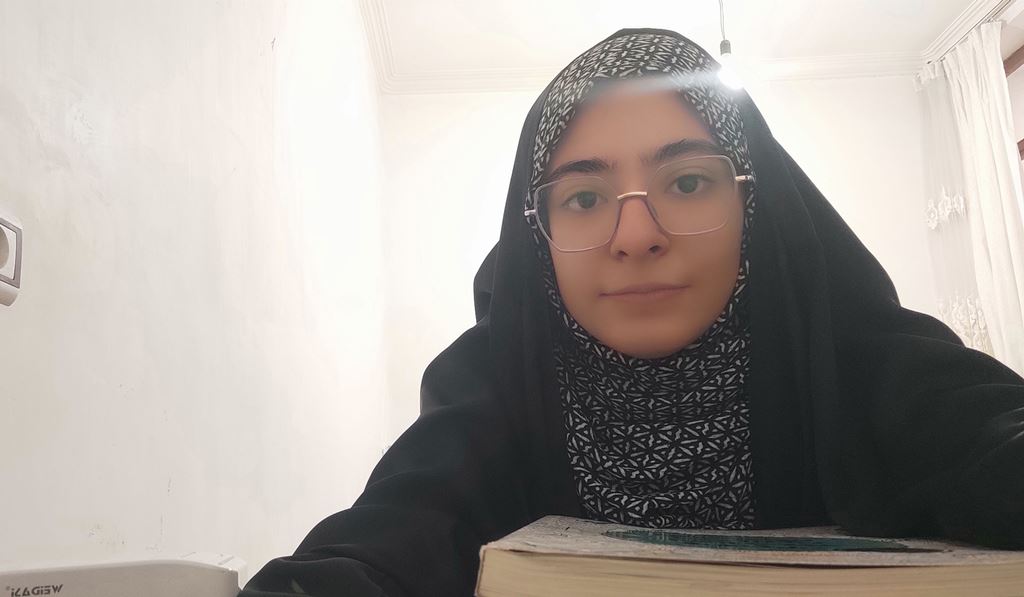 گفت و گو با مطهره علی قلی پور پذیرفته شده فرهنگیان از شهر مرند