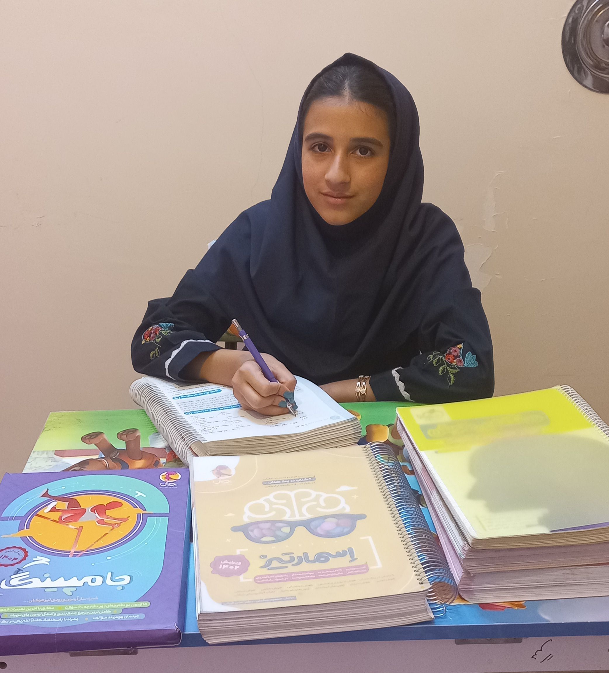 گفت و گو با سادنا فتحی پذیرفته شده تیزهوشان ششم از شهر مرند