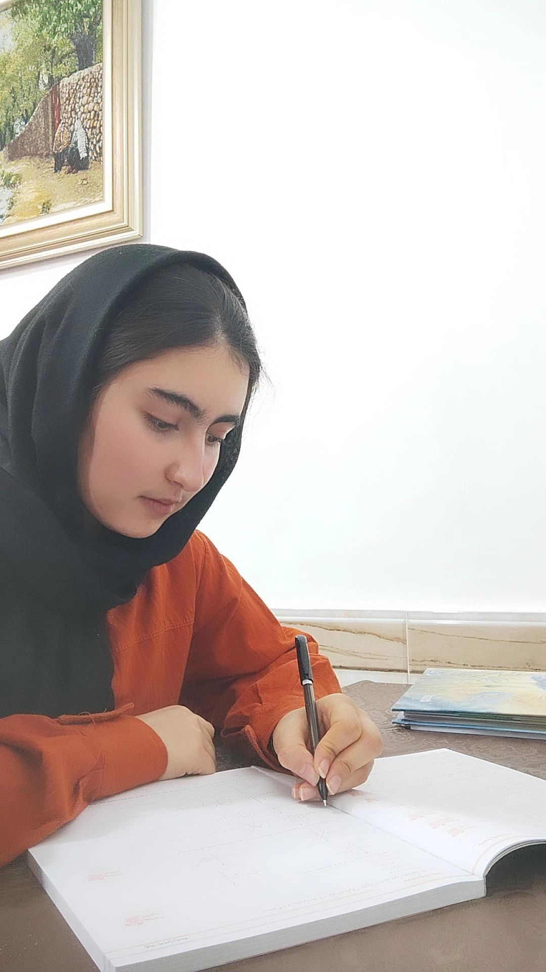 گفت و گو با  فاطمه زهرا هلالی عضو باشگاه 500تایی  از  شهر مرند