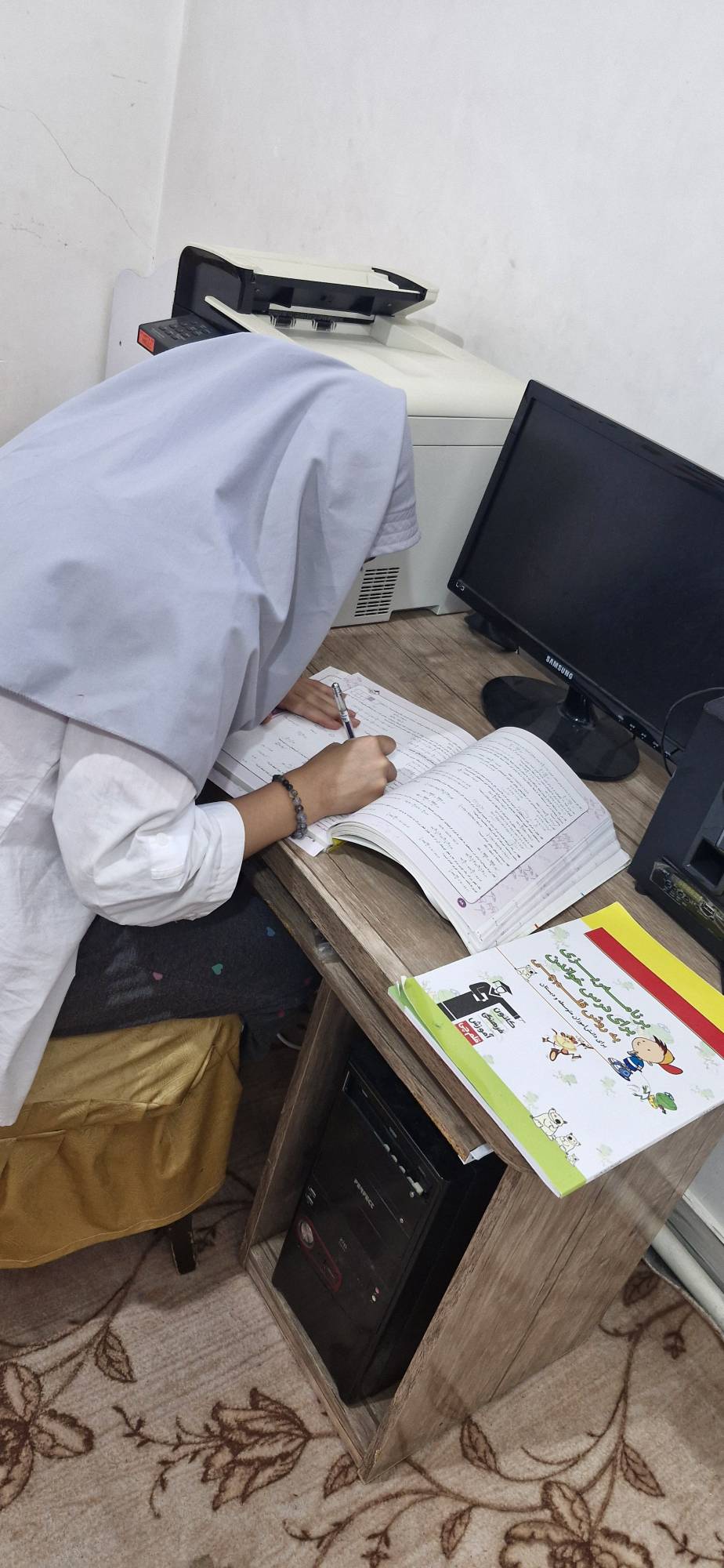 گفت و گو با  الیسا پرتونیا پذیرفته شده تیزهوشان از شهر مرند