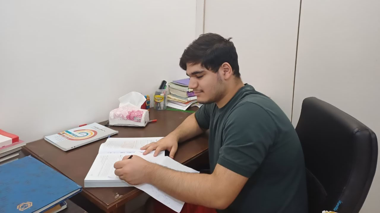 گفتگو با سید امیرالدین موسوی آزاد ؛ با 1027 پاسخ صحیح از رشت