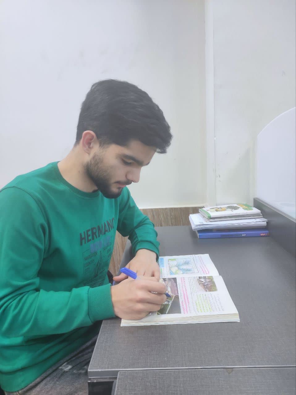 گفتگو با محمد حسین قنبری ؛ قبولی فرهنگیان از رشت