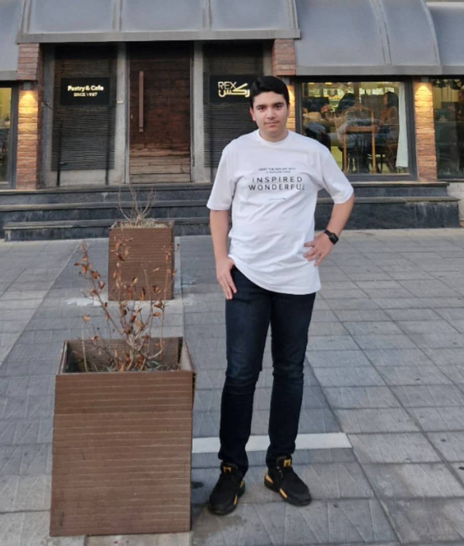 گفتگو با علی قنبرزاده پایه دوازدهم تجربی؛ قهرمان تابستان  از رشت