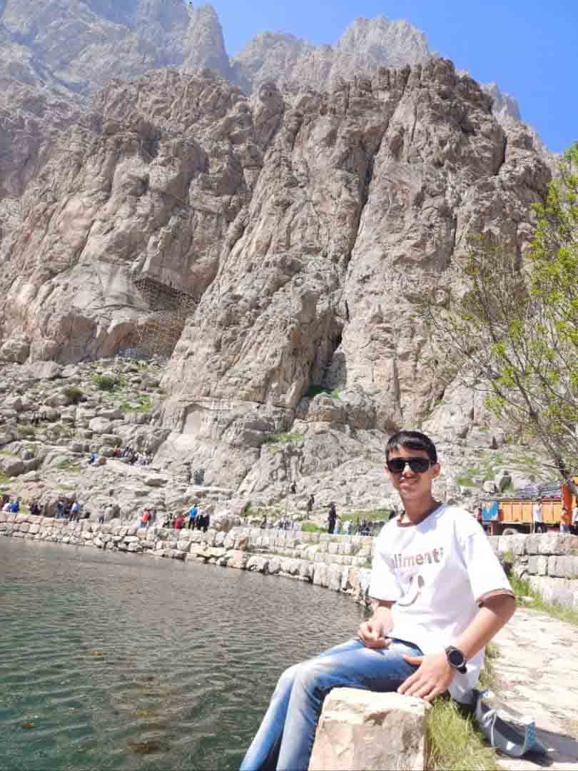 گفتگو با مهداد مظفری پایه هشتم ؛ قهرمان تابستان از رشت