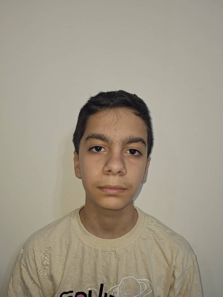 مصاحبه با حسین بیدار دل پایه هشتم (دانش اموز ممتاز)