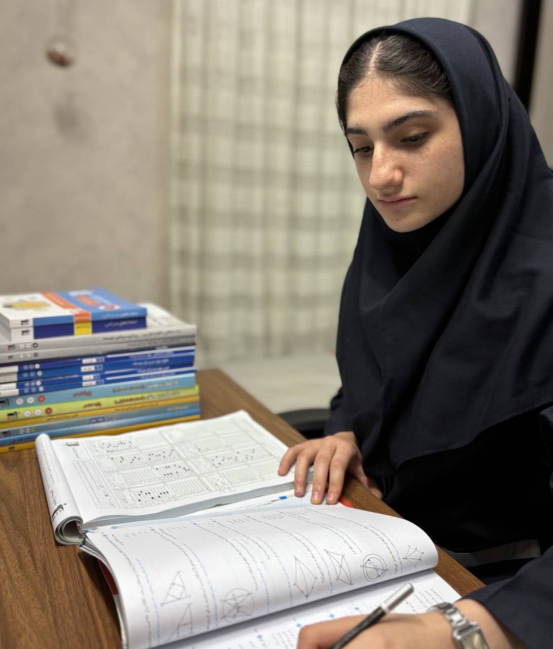 گفتگو با مهسا قربانی قهرمان آبان ماه