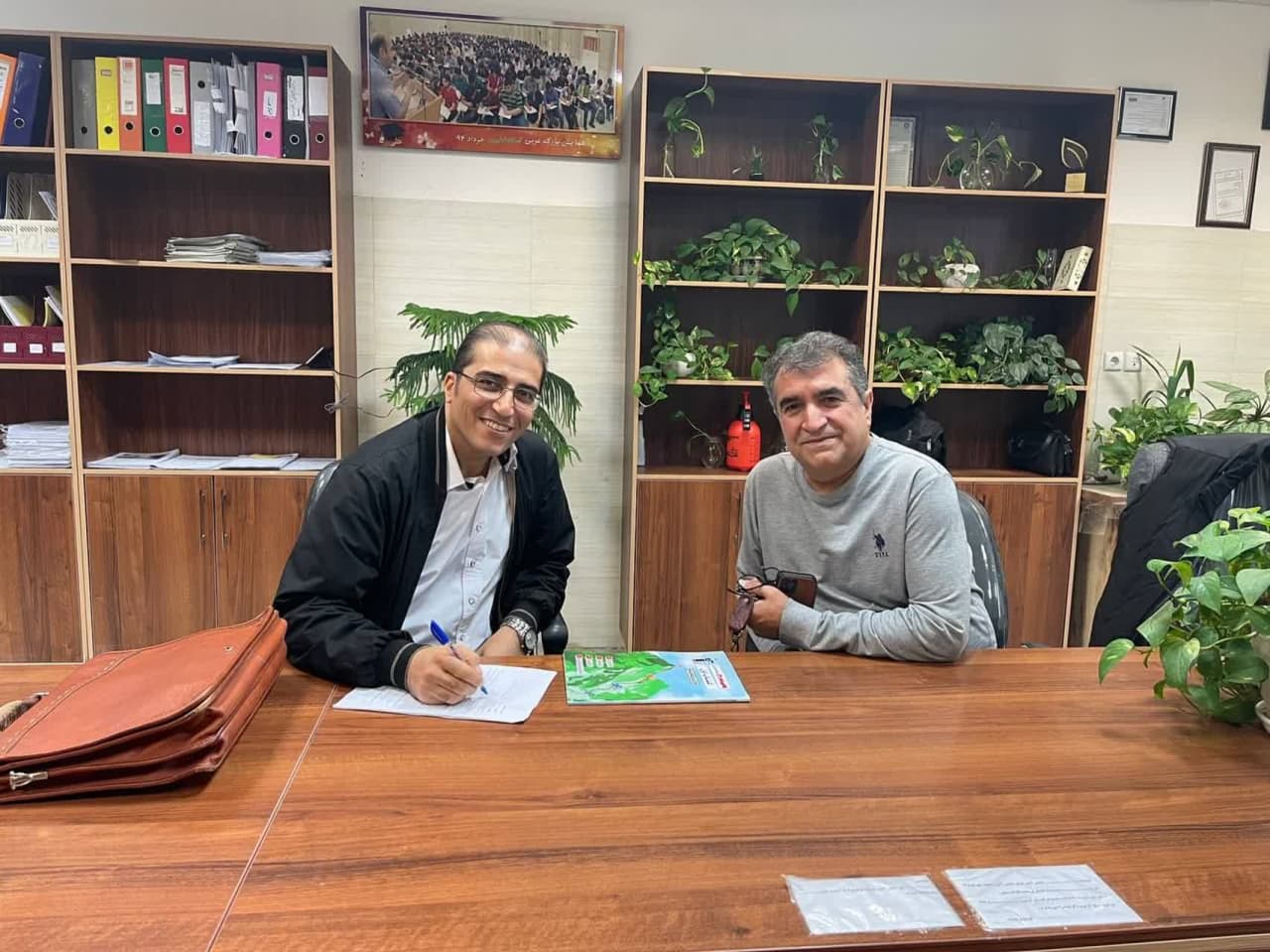 گفت‌و‌گو با امیر علیخانی؛ دبیر ریاضی قم - کتاب آبی ریاضی