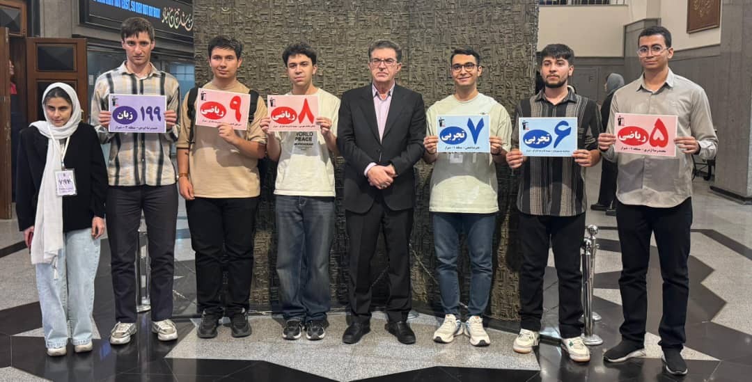 گفتگو با علیرضا فتحی؛ رتبه 7تجربی منطقه1، رتبه 13 تجربی کشور 1404