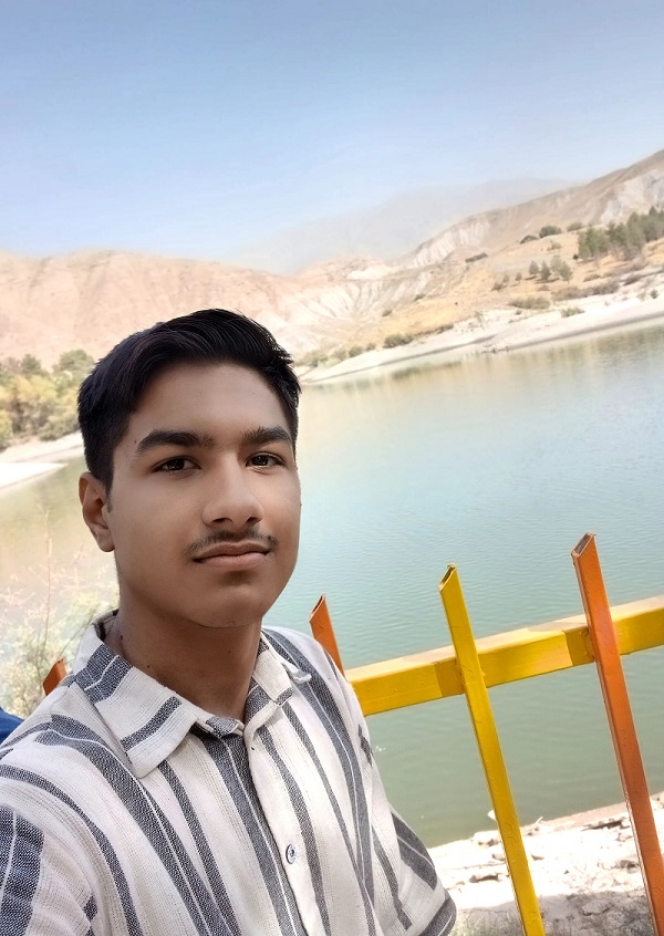 یاسین بشنیجی؛ قهرمان پیشرفت دهم ریاضی از نیشابور