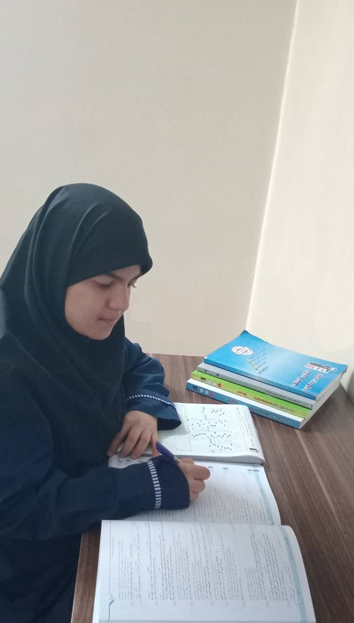 گفت و گو با دیانا مظاهری قهرمان پیوستگی پایه نهم