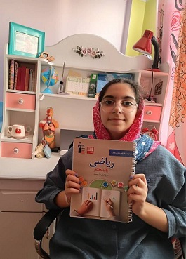 گفتگو با روژینا صفاری دانش آموز قهرمان پیشرفت هشتم