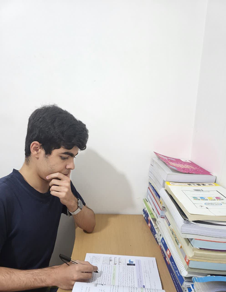 ارشیا روشن قیاس، هنر تعادل بخشی بین تست و تشریحی