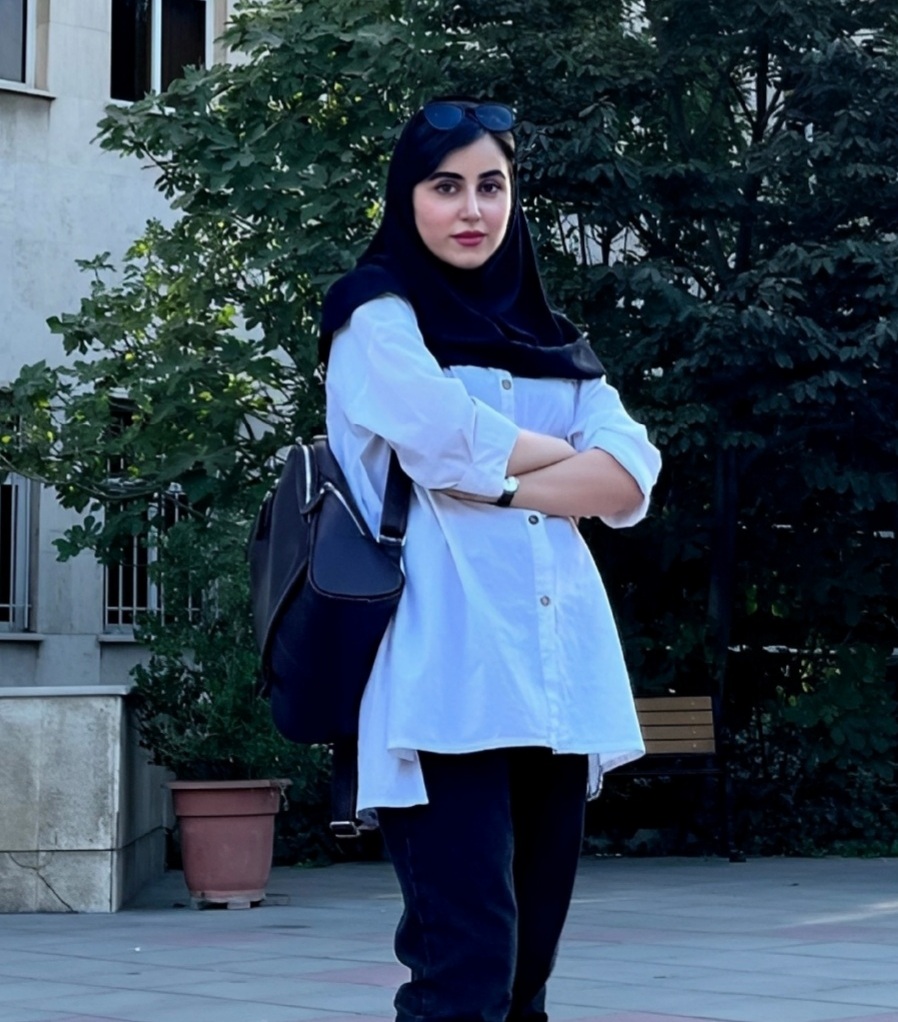 گفت‌وگو با کیمیا رضایی رتبه برتر دوازدهم تجربی و دانشجو پزشکی