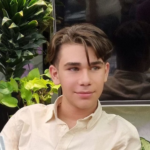 گفت و گو با سیدآروین حسینی از تراز 5000 تا قبولی تیزهوشان