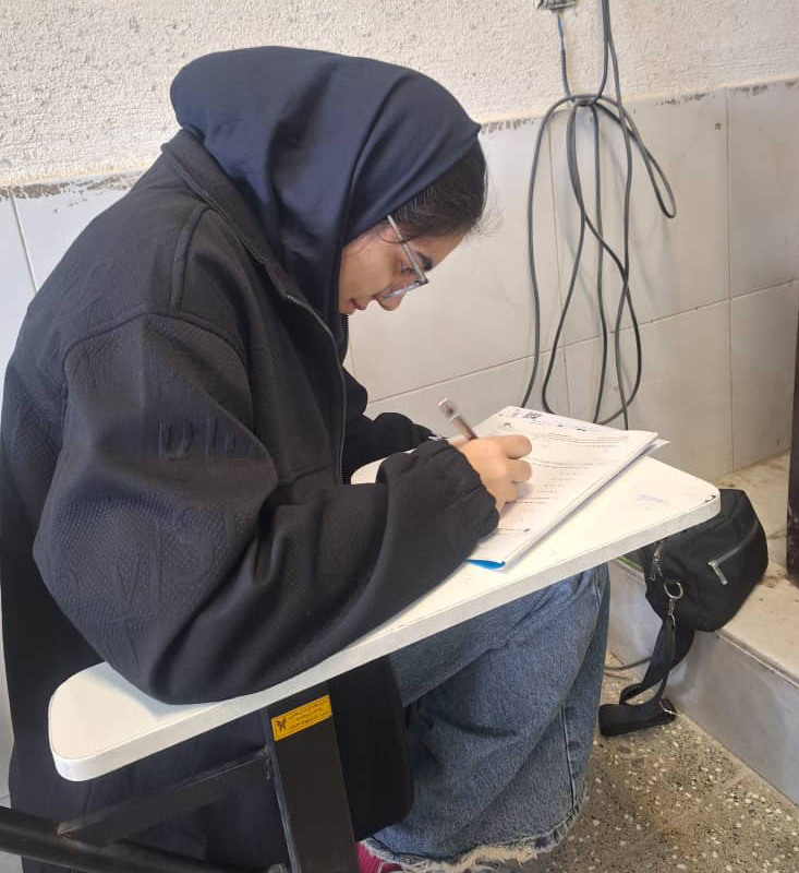 سیده بیتا سجادیان یازدهم تجربی قهرمان پاییز از مرودشت