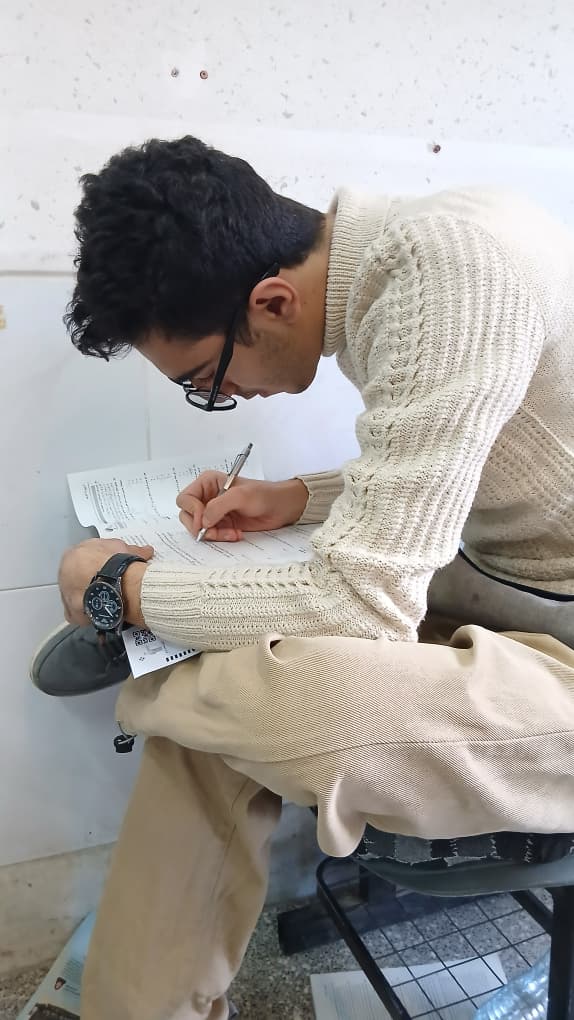 امیرحسین نامداری قهرمان پاییز از مرودشت ( دوازدهم تجربی )