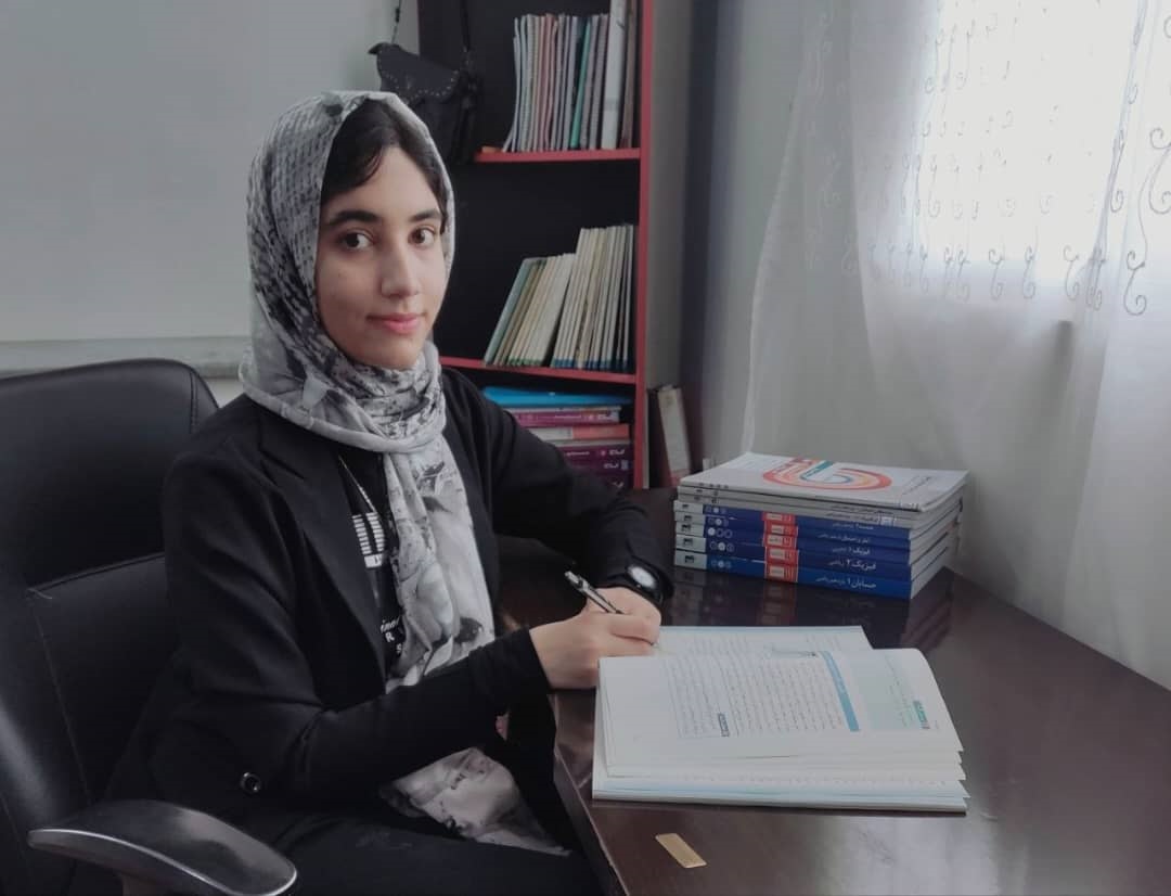 فاطمه آزادی عضو باشگاه 700 تایی‌ها از خرم آباد