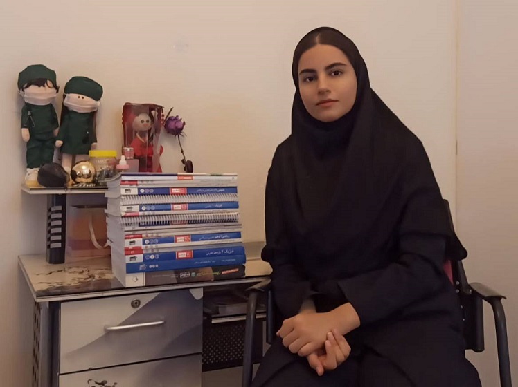 هستی صادقیان در 140 آزمون همراه کانون...