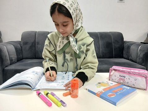 گفتگو با یسنا ولی نژاد قهرمان کلاس چهارمی از خرم آباد