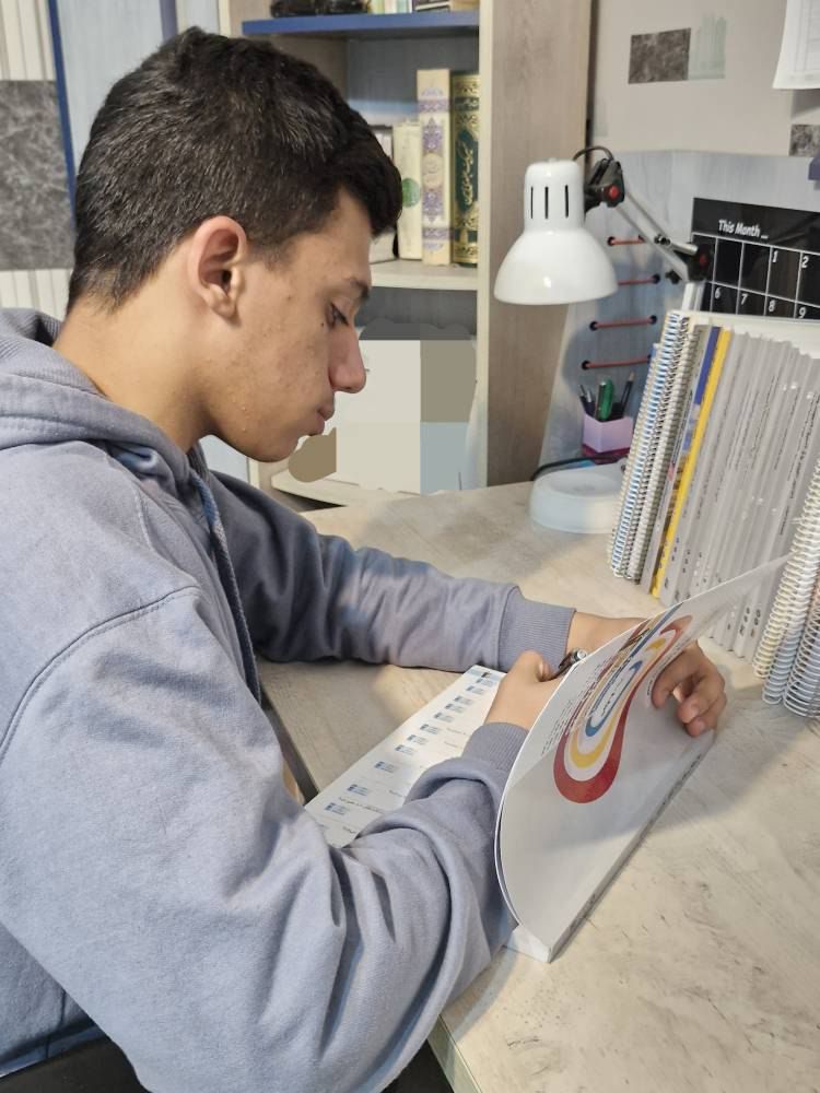 گفتگو با یونس محمدباقر ، دانش آموز قهرمان پیوستگی دوازدهم تجربی