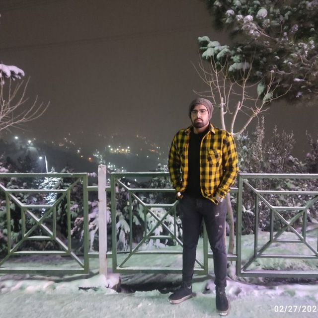 گفت وگو با علیرضا کاشیها ؛پشتیبان برتر رشته ریاضی