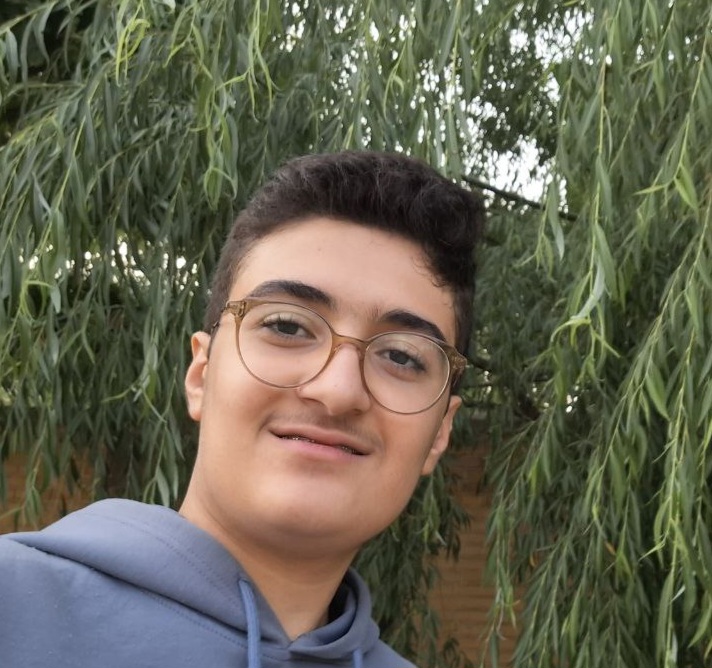 گفت و گو با رادمهر رضاپور؛ دانش آموز دهم تجربی از آمل