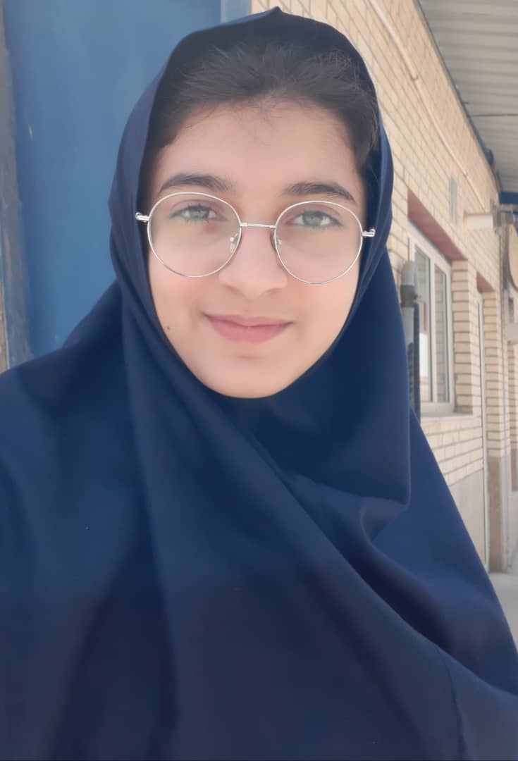 ملیکاسادات فکورپور، کلاس هشتم از شیراز