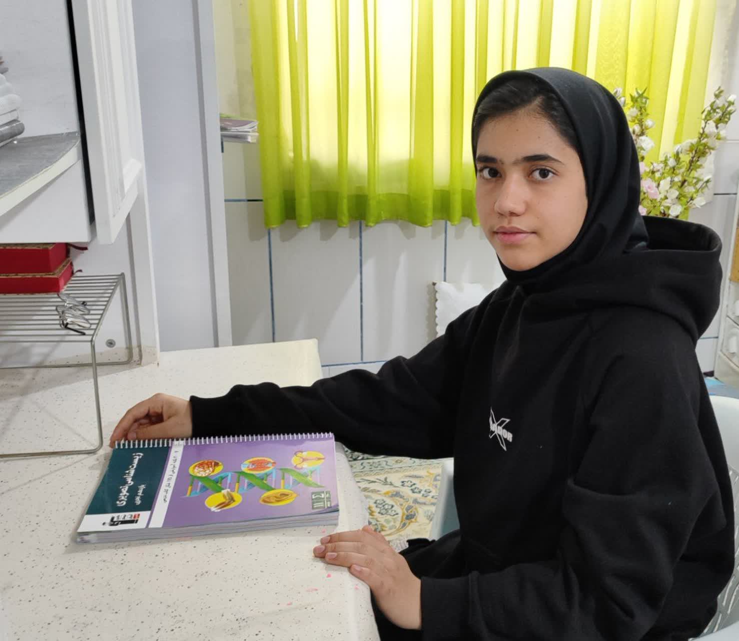 گفت و گو با مریم بخشی قهرمان تابستان از انار