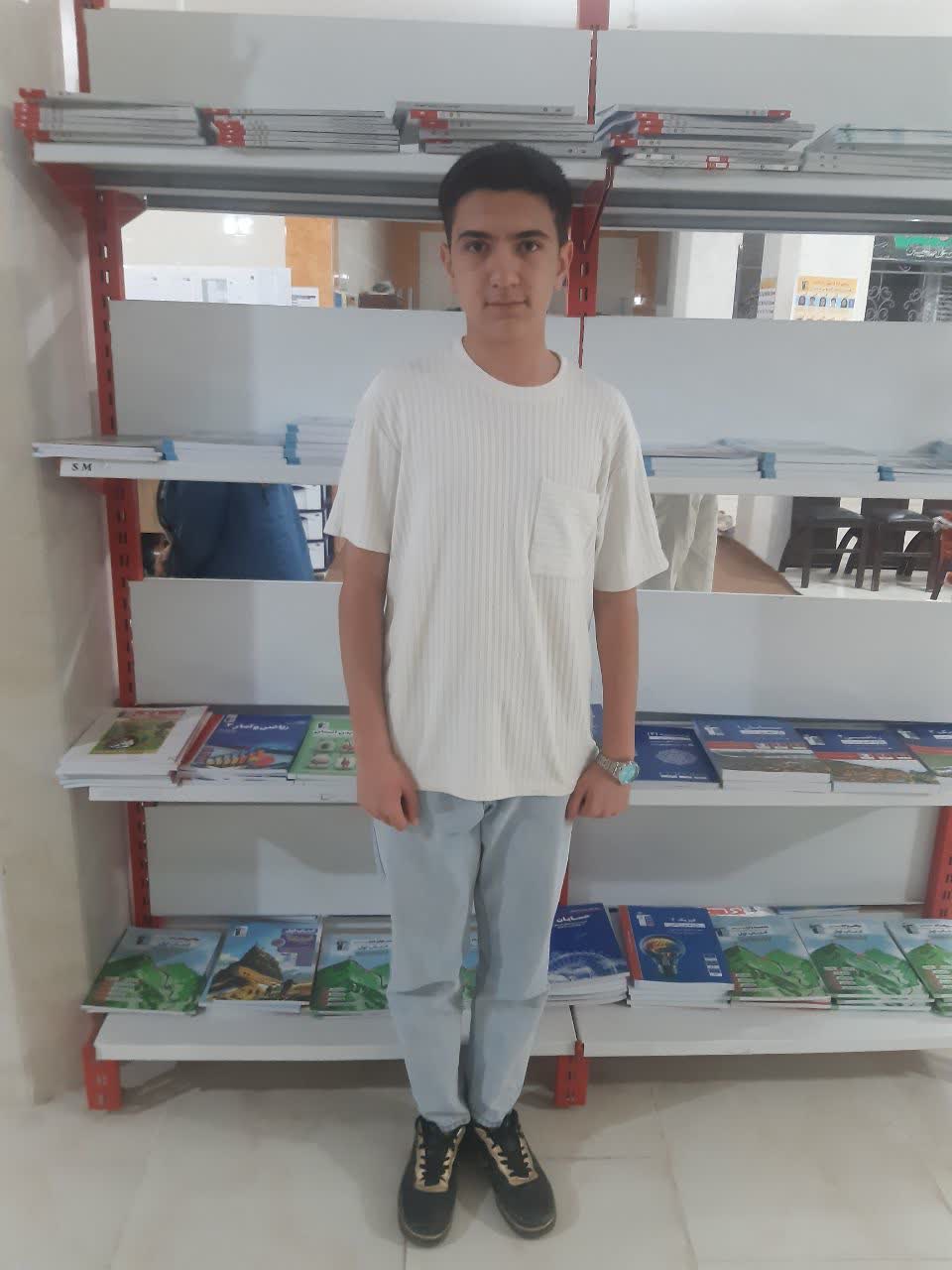 گفت و گو با امیرعلی احمدی هایری قهرمان پیوستگی نمایندگی انار