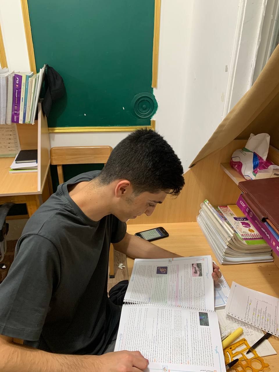 دانش آموز برتر:گفتگو با امیررضا رشتی پایه دوازدهم تجربی از مشهد