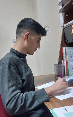 مصاحبه با سعید عالی پور قهرمان پیوستگی دوازدهم تجربی از شهرکرد