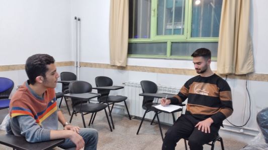 محمدجواد کرمی قهرمان پیشرفت دوازدهم تجربی از شهرکرد