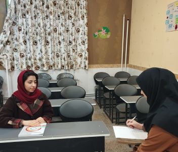 آرمیتا کاظمی قهرمان پیشرفت یازدهم تجربی از شهرکرد