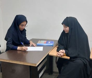 گفتگو با زهرا رمضانی قهرمان پیشرفت رشته منحصرا زبان از شهرکرد