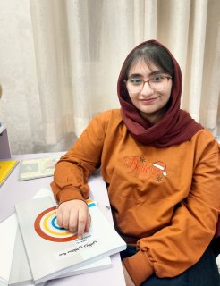 مصاحبه با هستی کرباسی؛ دانش‌آموز پایه هشتم از شیراز