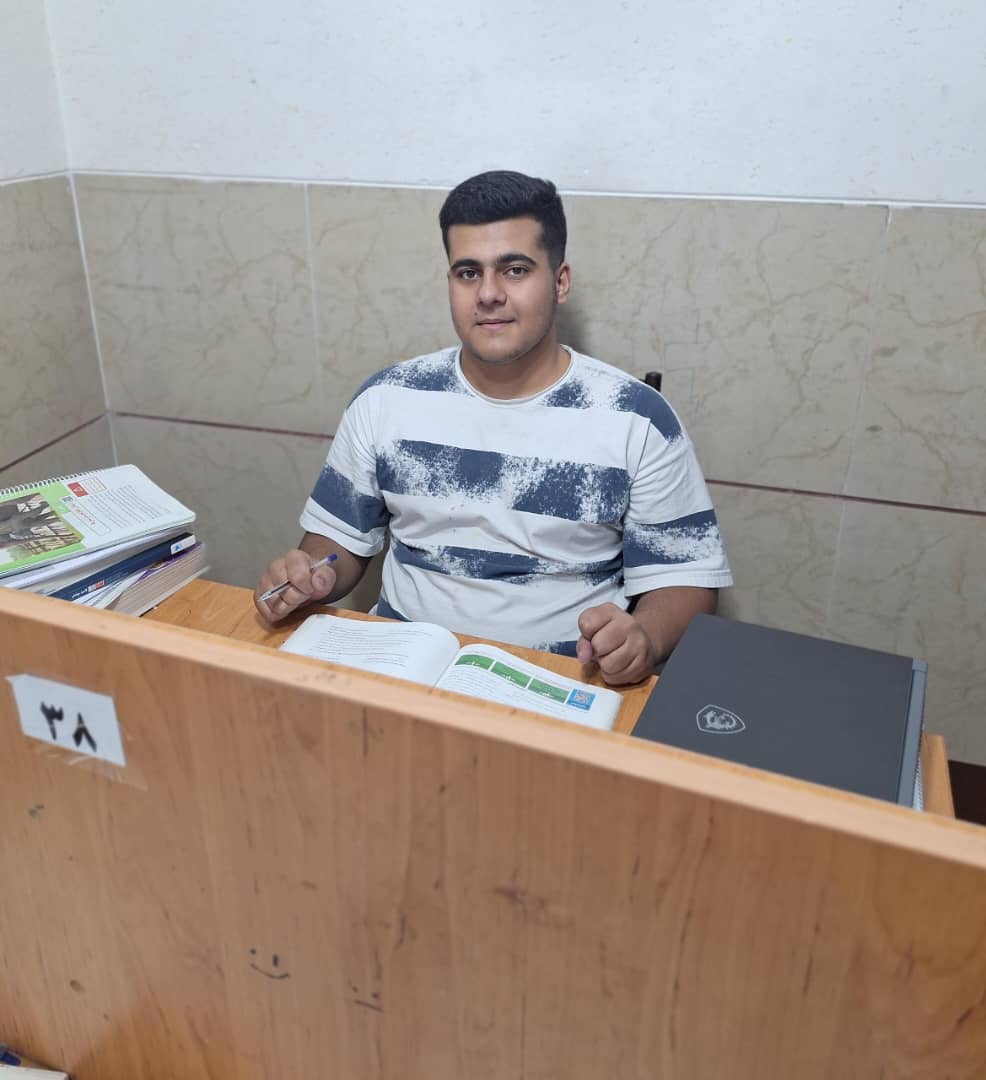 مصاحبه با امیرعلی خوانچه‌بمهر؛ دانش‌آموز دوازدهم تجربی از شیراز