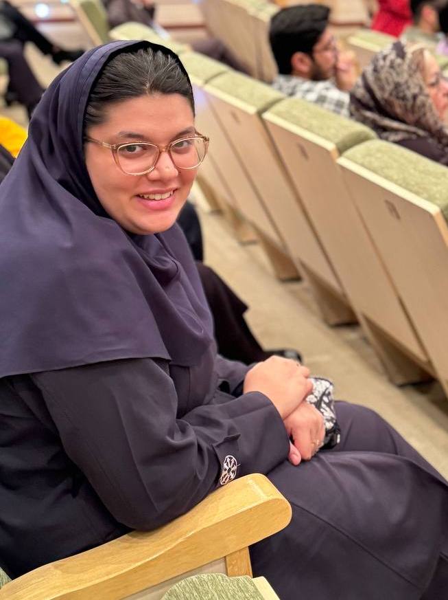 مصاحبه با مانیا آقایی شبانکاره؛ دانشآموز یازدهم تجربی از شیراز