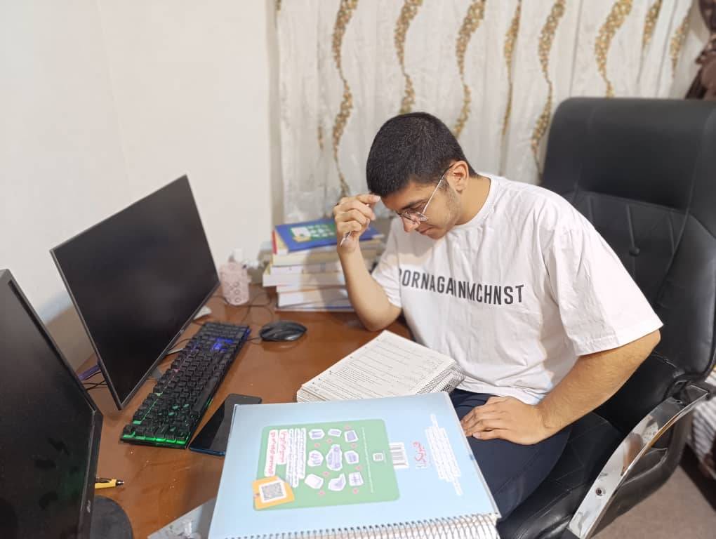 مصاحبه با حسین حقیری؛ دانش‌آموز پایه دوازدهم تجربی از شیراز