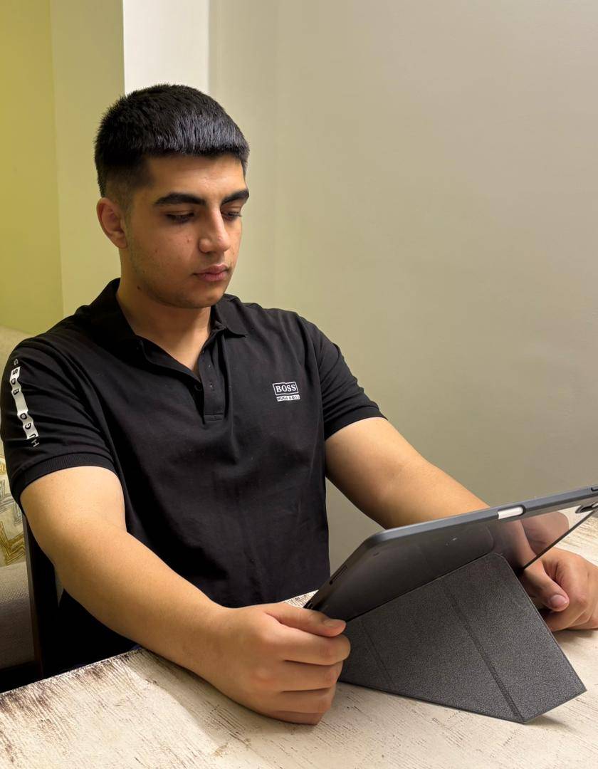 مصاحبه با آرمان اختیاری؛ دانش‌آموز پایه دوازدهم تجربی از شیراز