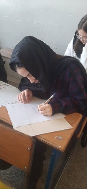 مصاحبه با آیسا خوجه دانش آموز پایه نهم- قهرمان پاییز