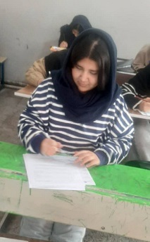 مصاحبه با دینا محلی دانش آموز یازدهم تجربی-قهرمان پاییز