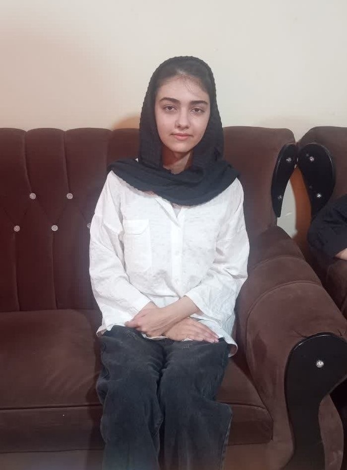 گفتگو با سحر پورقاز دانش آموز پایه دوازدهم تجربی