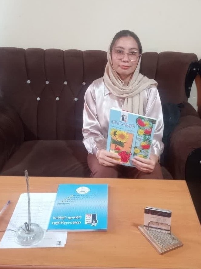 گفتگو با رحیمه بردی نژاد دانش آموز پایه یازدهم تجربی