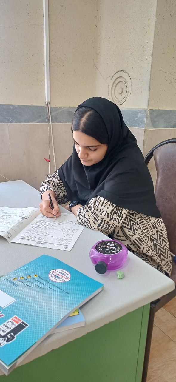 گفتگو با آیدا نبویان زرندی قهرمان تابستان دوازدهم تجربی از سمنان